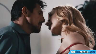 Ретро порно фильмді қараңыз